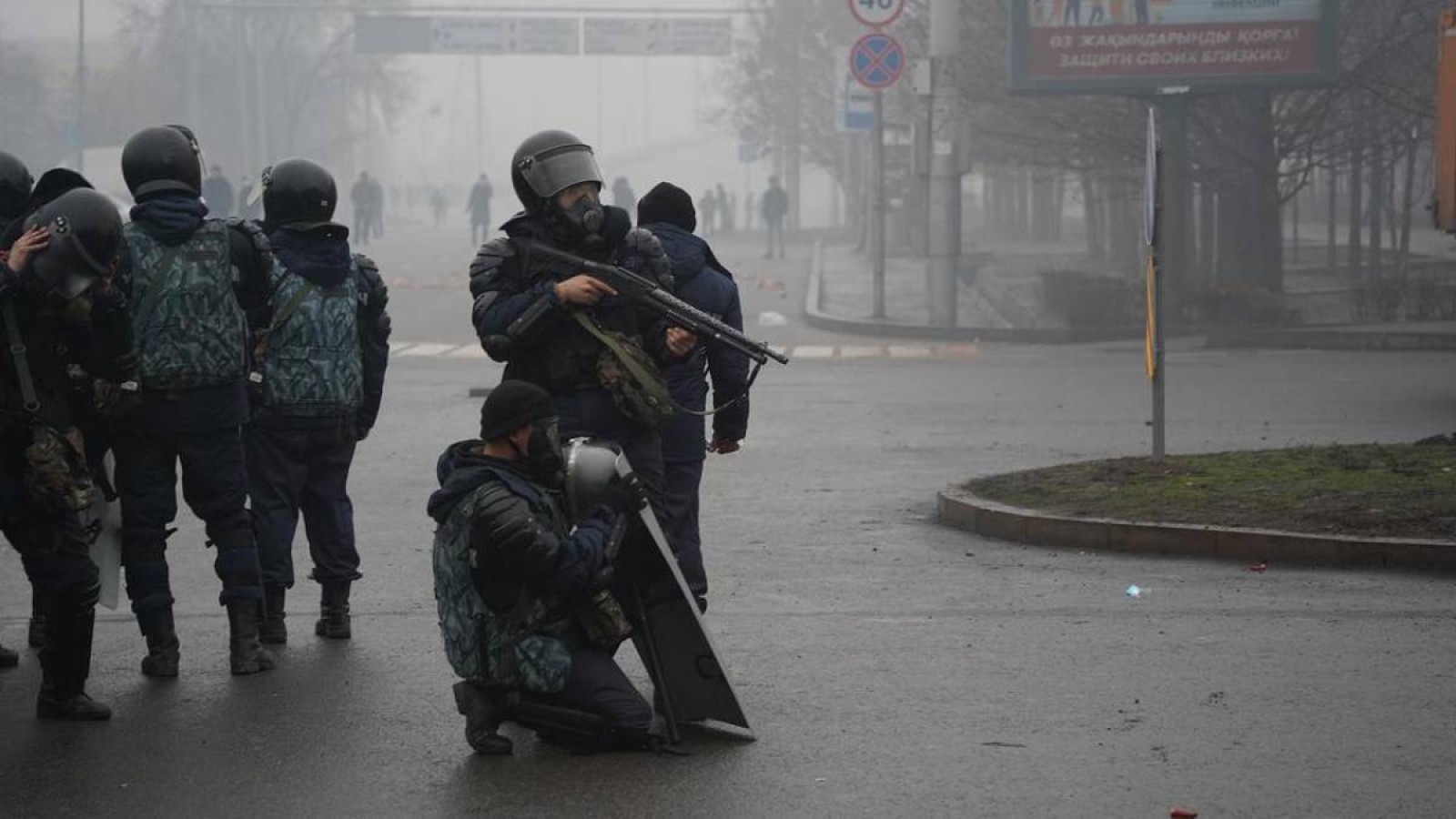 «Менің ұлым террорист емес! Алаңға өзінің талабын айту үшін бейбіт шеруге қатысты».