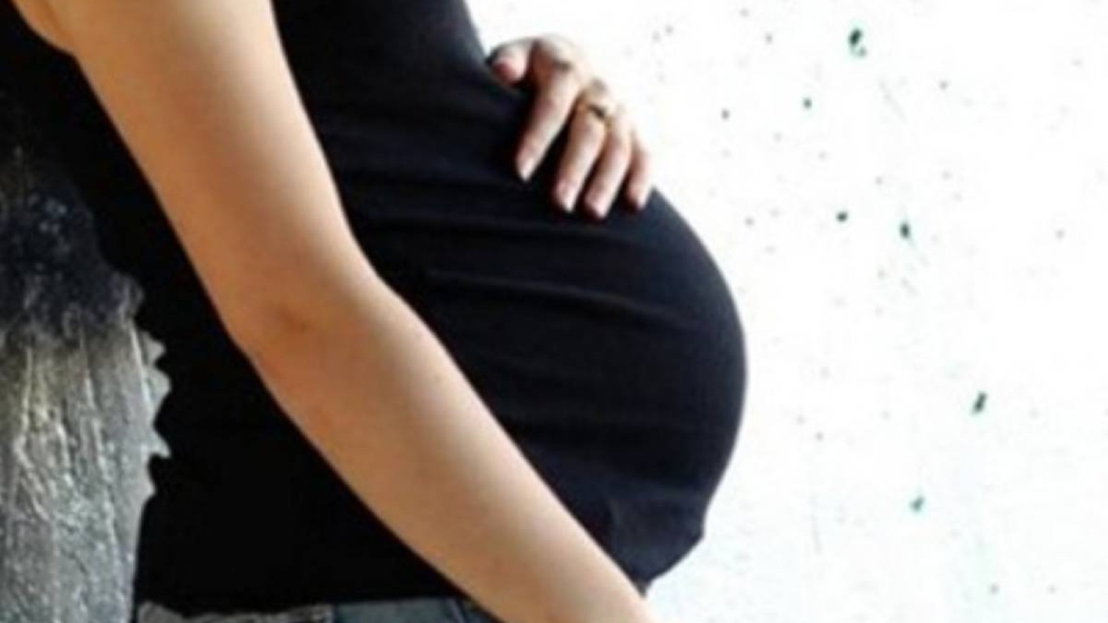 Шымкентте мектеп оқушысының аяғы ауыр.