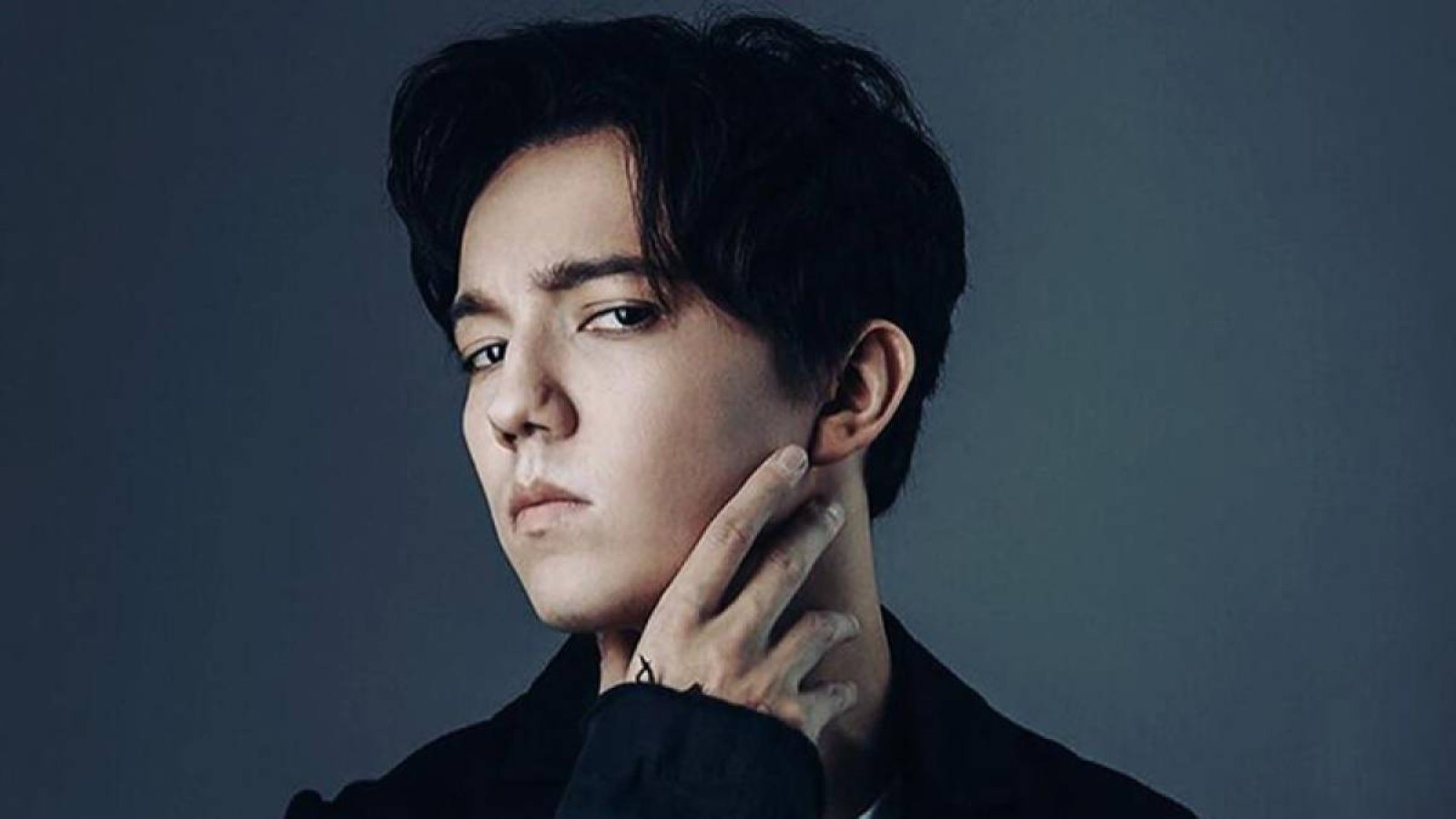 Димаш Құдайберген қазақ тіліне қатысты үндеу жасады.