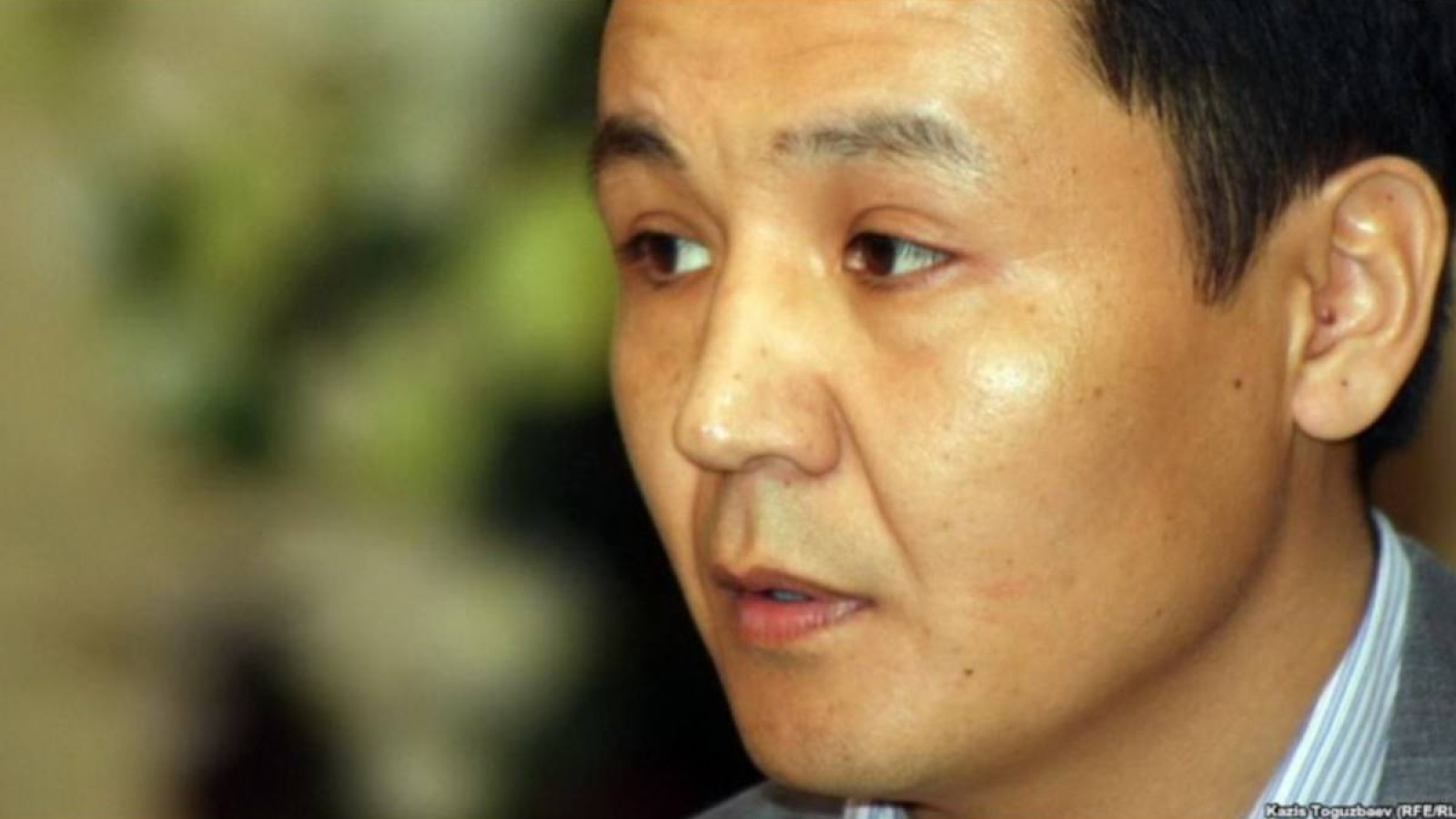 Қасым Аманжолов шоудың соңына түскен журналистер мен ақындарды сынады.