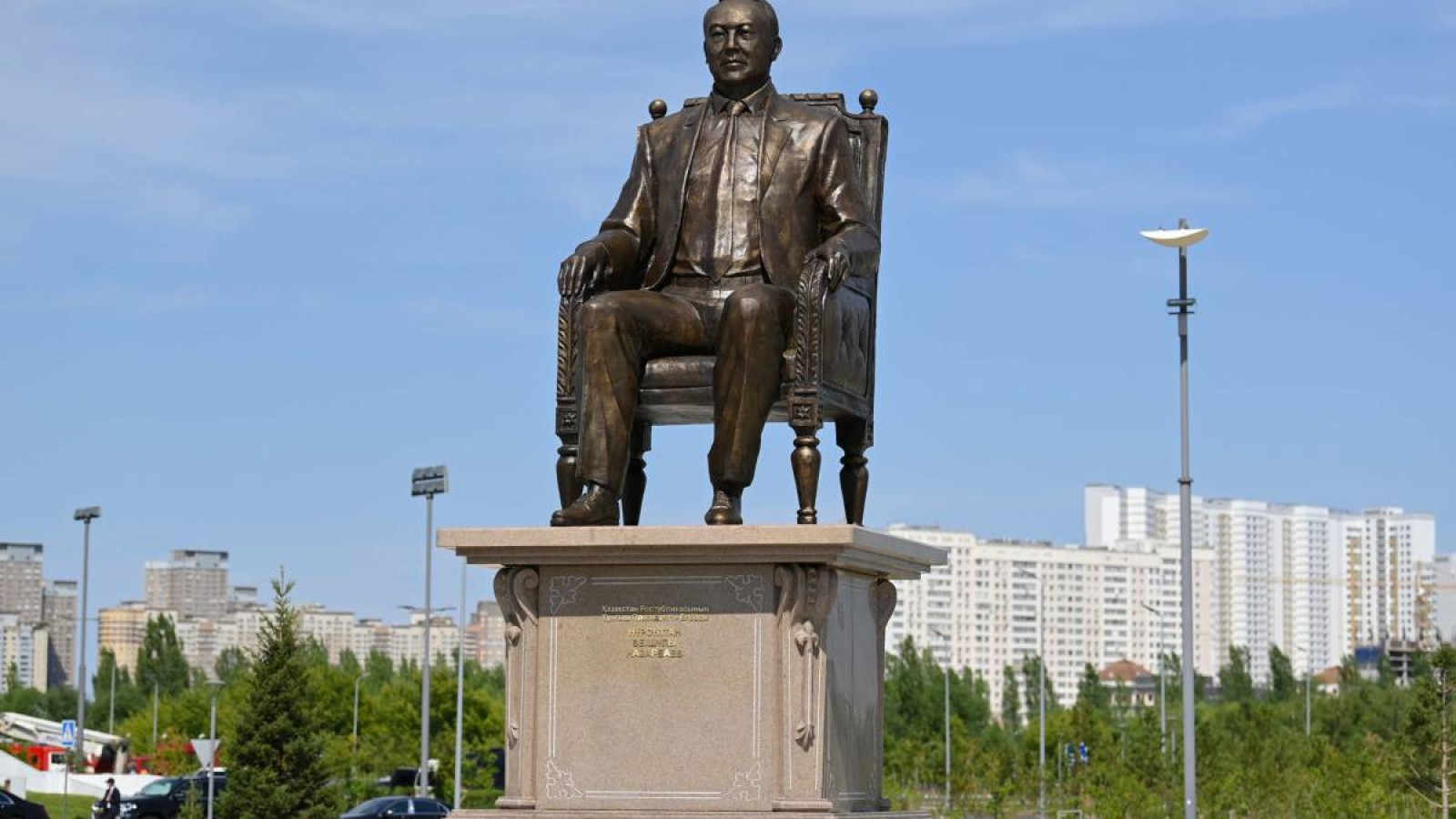 Назарбаев Тәуелсіздіктің символы ма?.