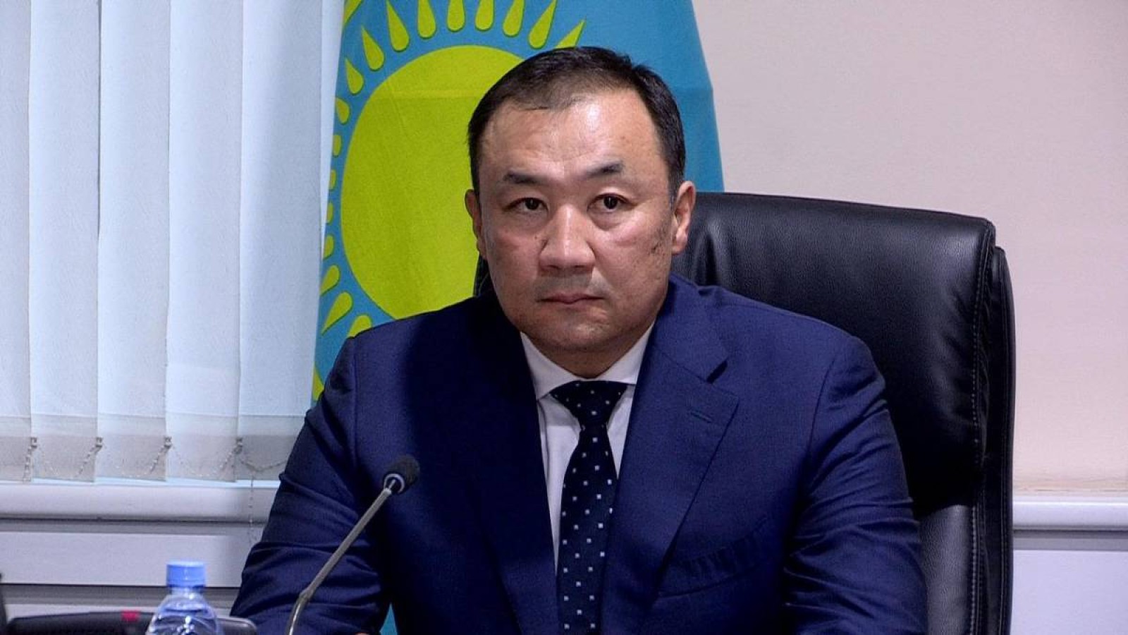 Шымкент қаласының әкімі: Два вопросты Елбасы қазақша айтты, екі вопросты орысша айтты (видео).