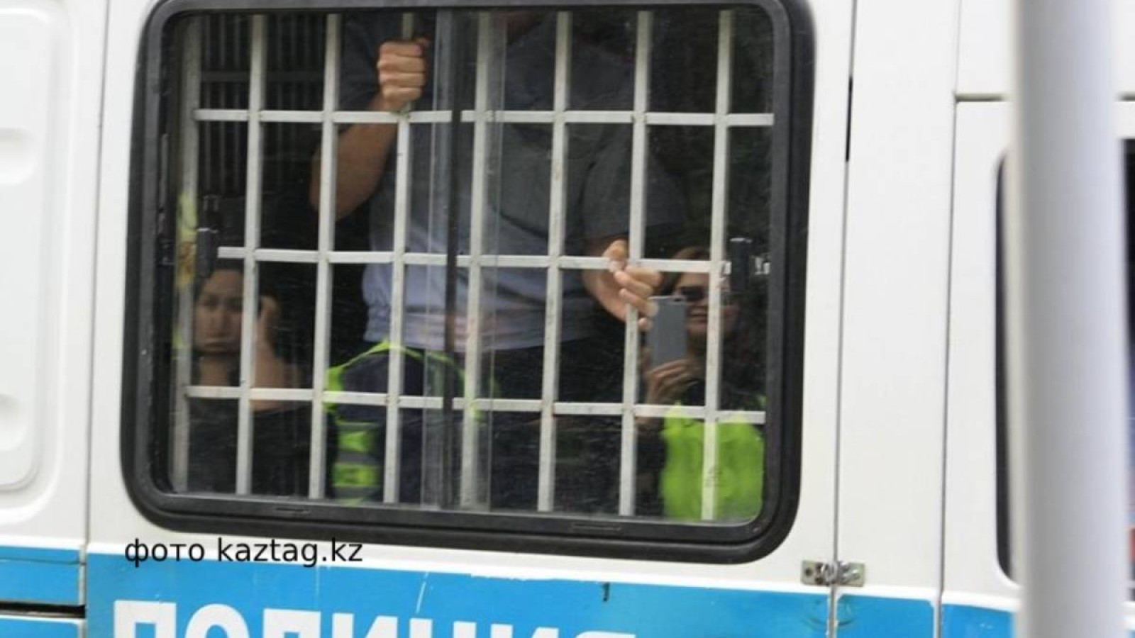 Белсенділердің ұсталуына қатысты депутаттар сұрау салды.