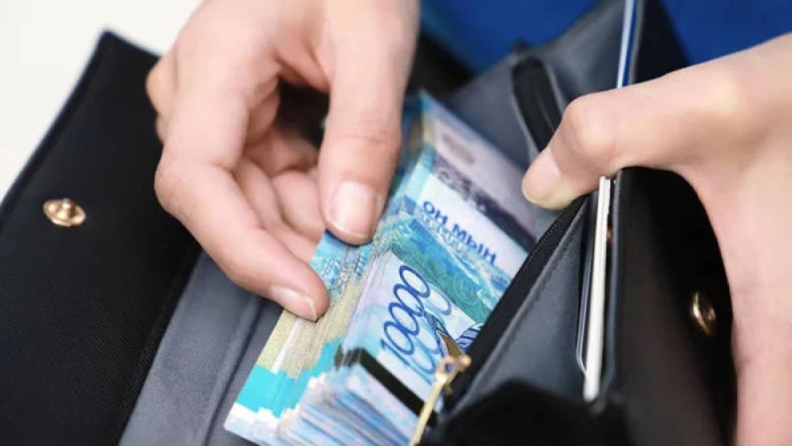 Маңғыстауда колледж директоры ірі көлемде қаражат жымқырған.