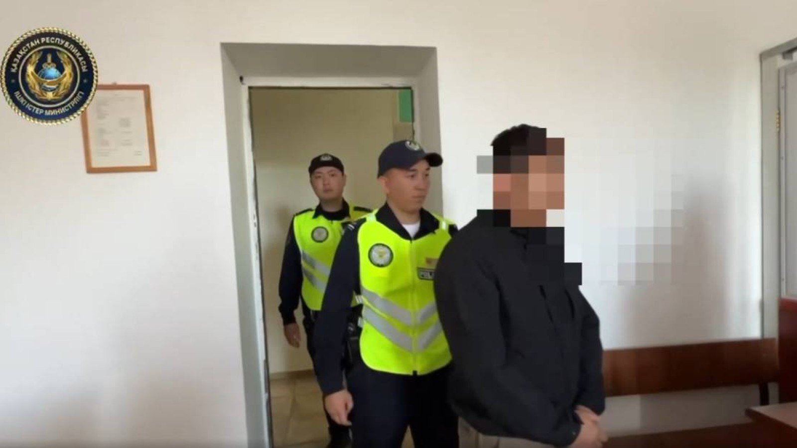 Полицейлерге қарсылық көрсеткен Қонаев тұрғыны 7 тәулікке қамалды.