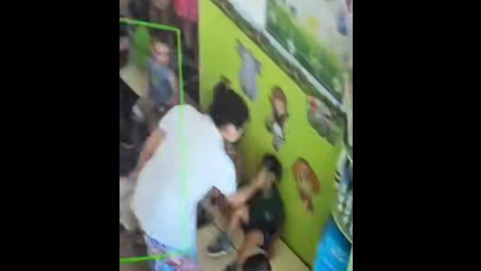 Павлодарда тәрбиеші балаларды ұрып-соққан (Видео)  .