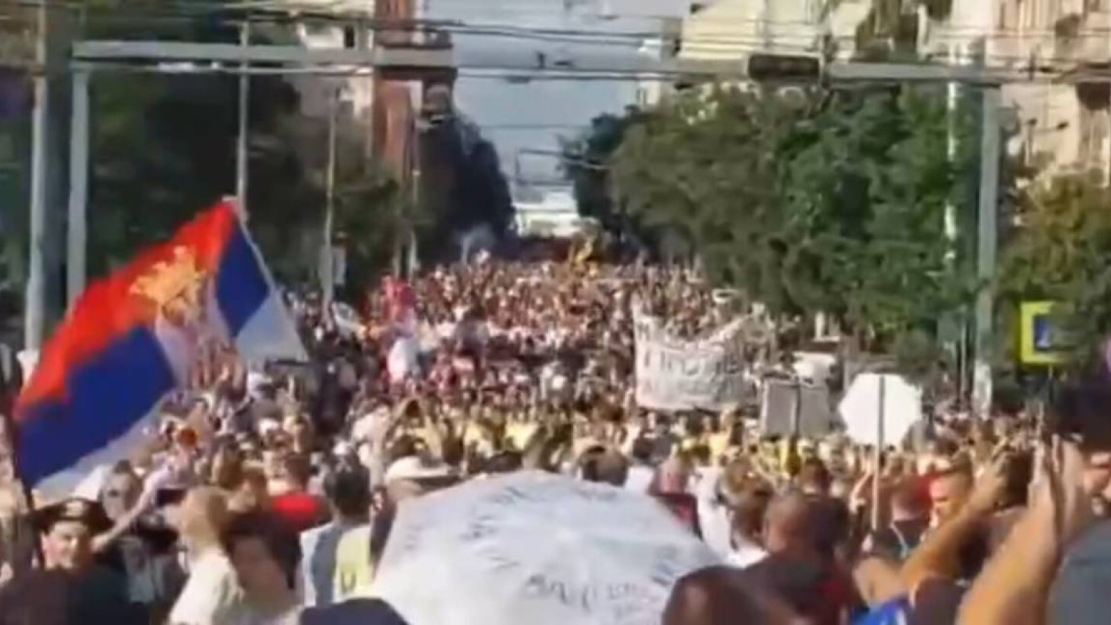 Сербия астанасында жаппай наразылық шеруі өтті.