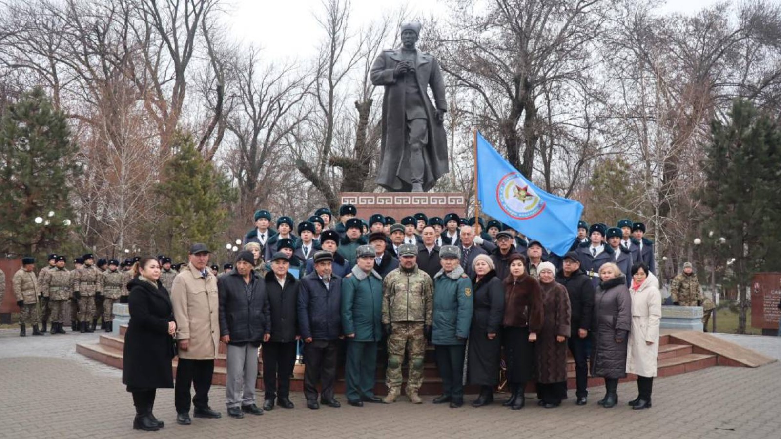 Шымкентте генерал Сабыр Рахымовты еске алды.