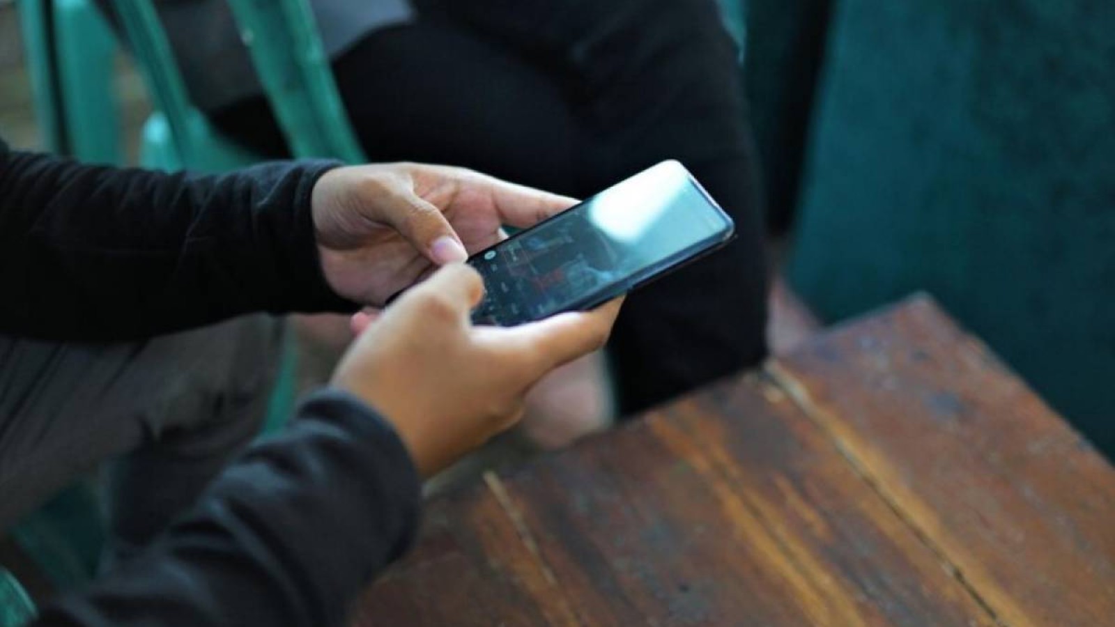 TikTok-та құмар ойын ұйымдастырған екі тұрғын сотталды.