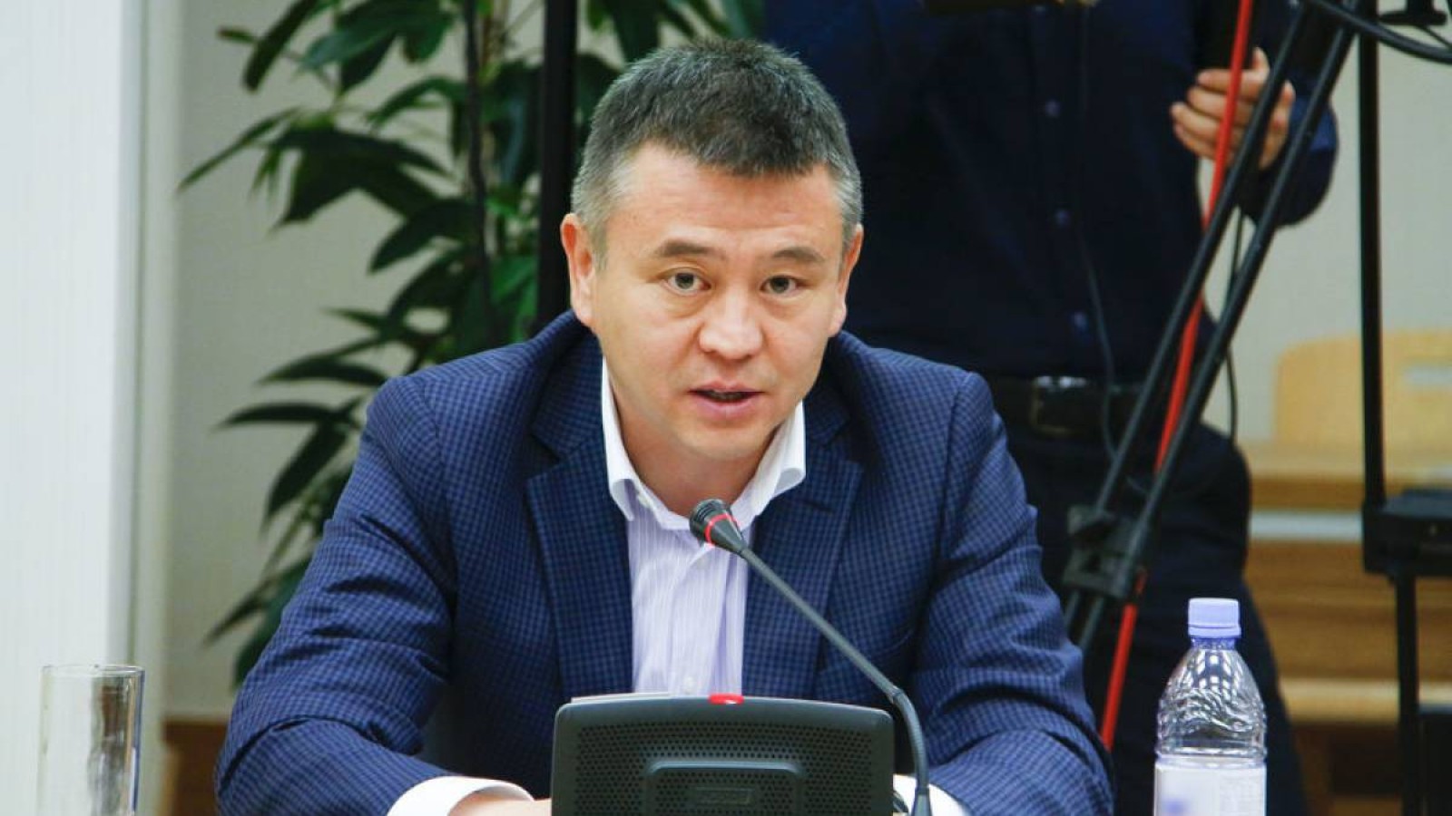 «Халықтың арасында жүрген сауатты адамдар Үкіметке шақырылса жақсы болар еді».