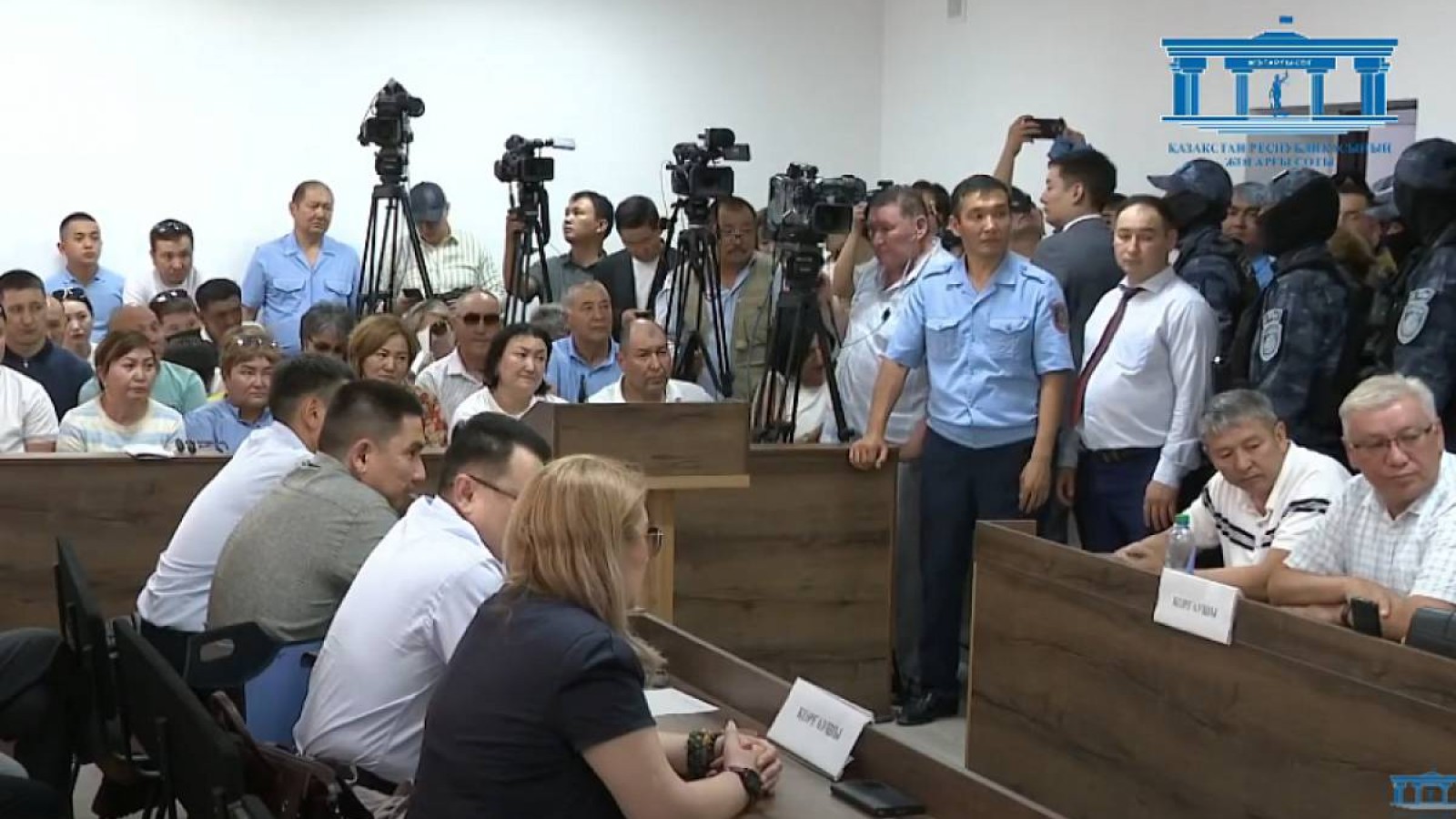 Шерзат Полат ісі бойынша сотталған адамның туысы соттағы тәртіпсіздігі үшін жазаланды.