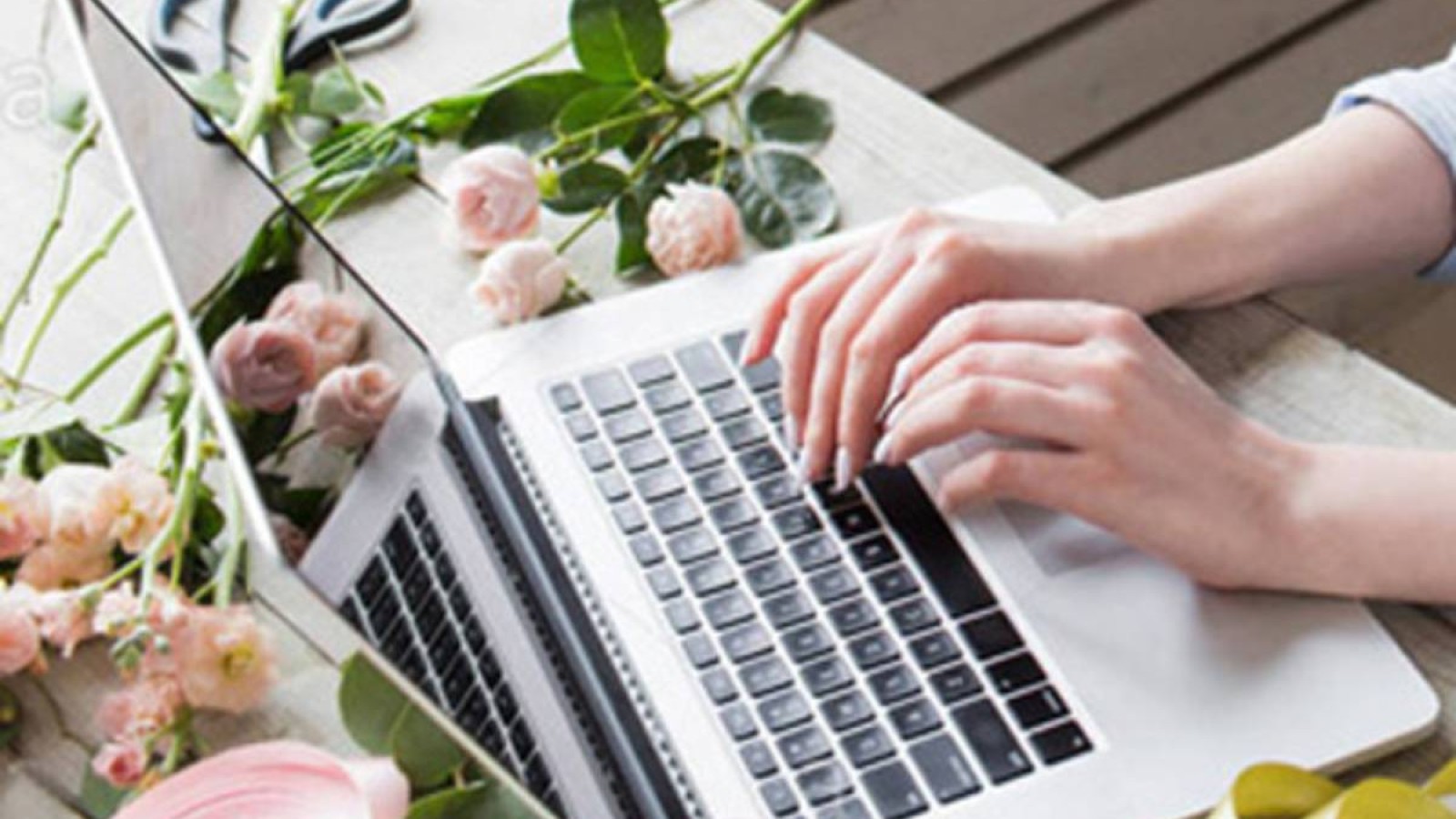 Астанада гүл бизнесінің өкілі деректердің таралуына қатысты күдікке ілікті.