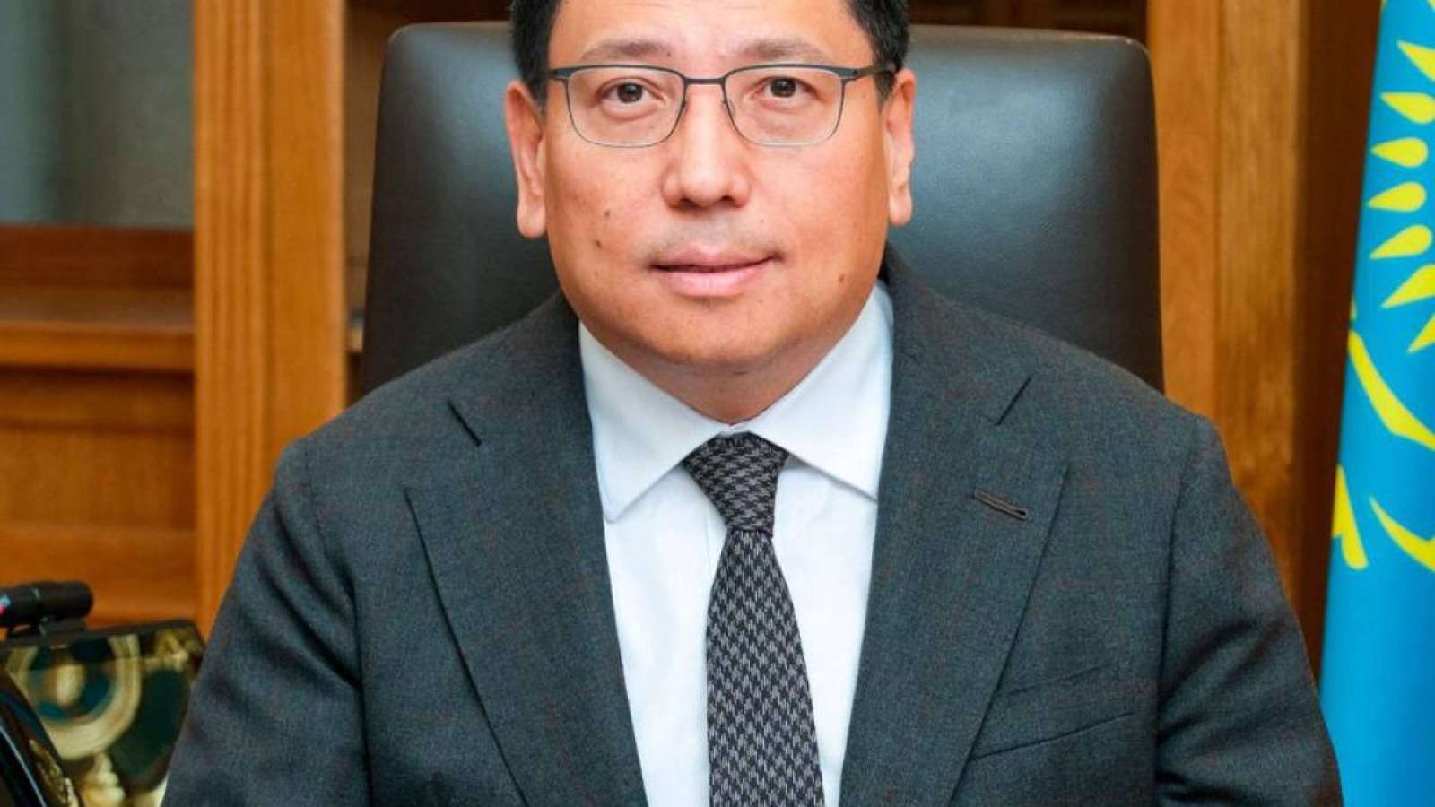 Ерболат Досаев Алматы қаласының әкімі қызметінен кетті.