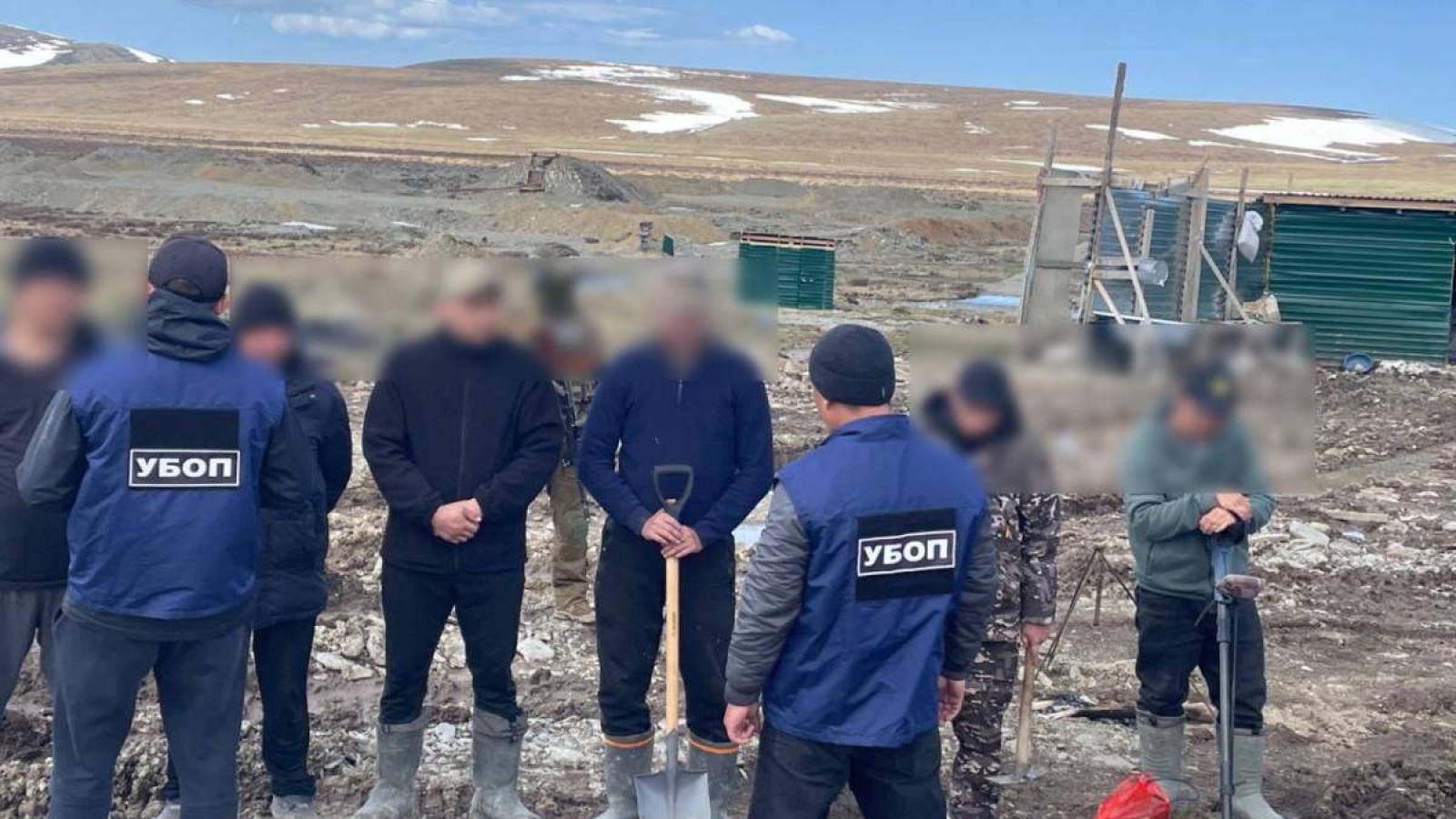 ШҚО-да алтынды заңсыз өндірумен айналысқандар ұсталды.