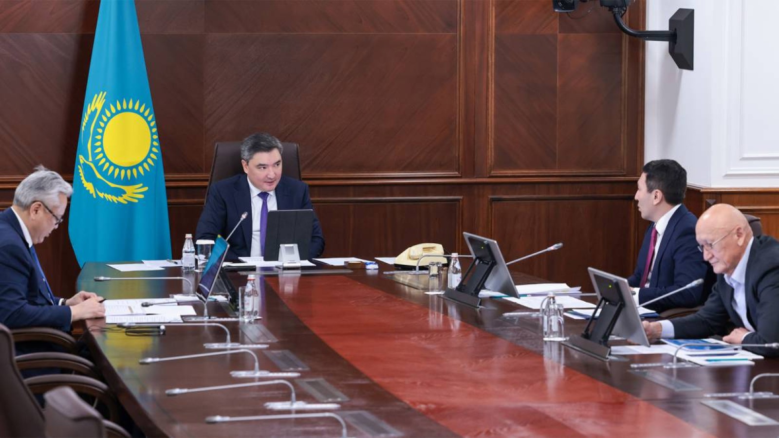 Олжас Бектенов «Самұрық-Қазына» қоры директорлар кеңесінің отырысын өткізді.