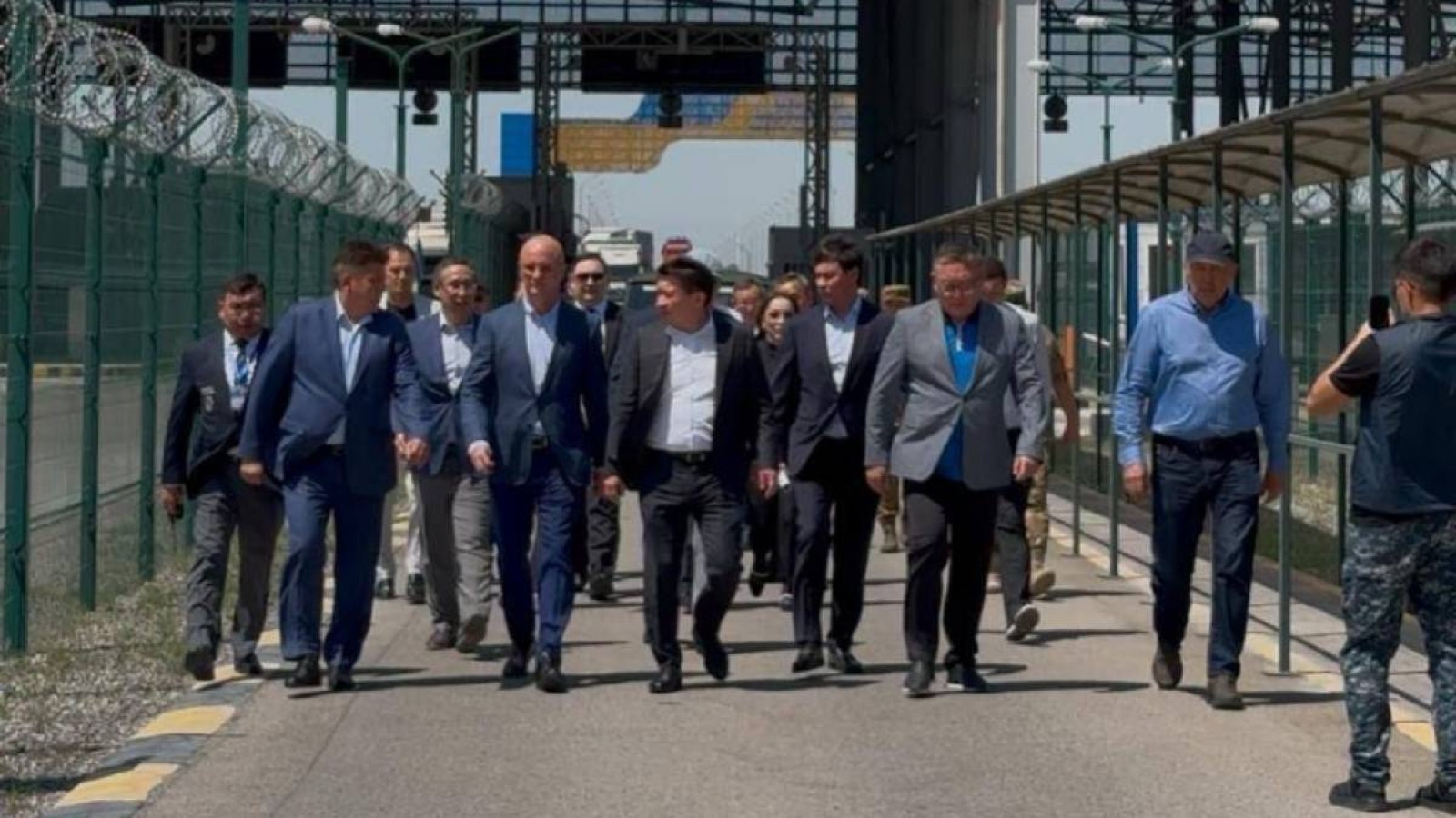 Роман Скляр «Нұр Жолы» өткізу бекетінің жаңғыртылу барысын тексерді.