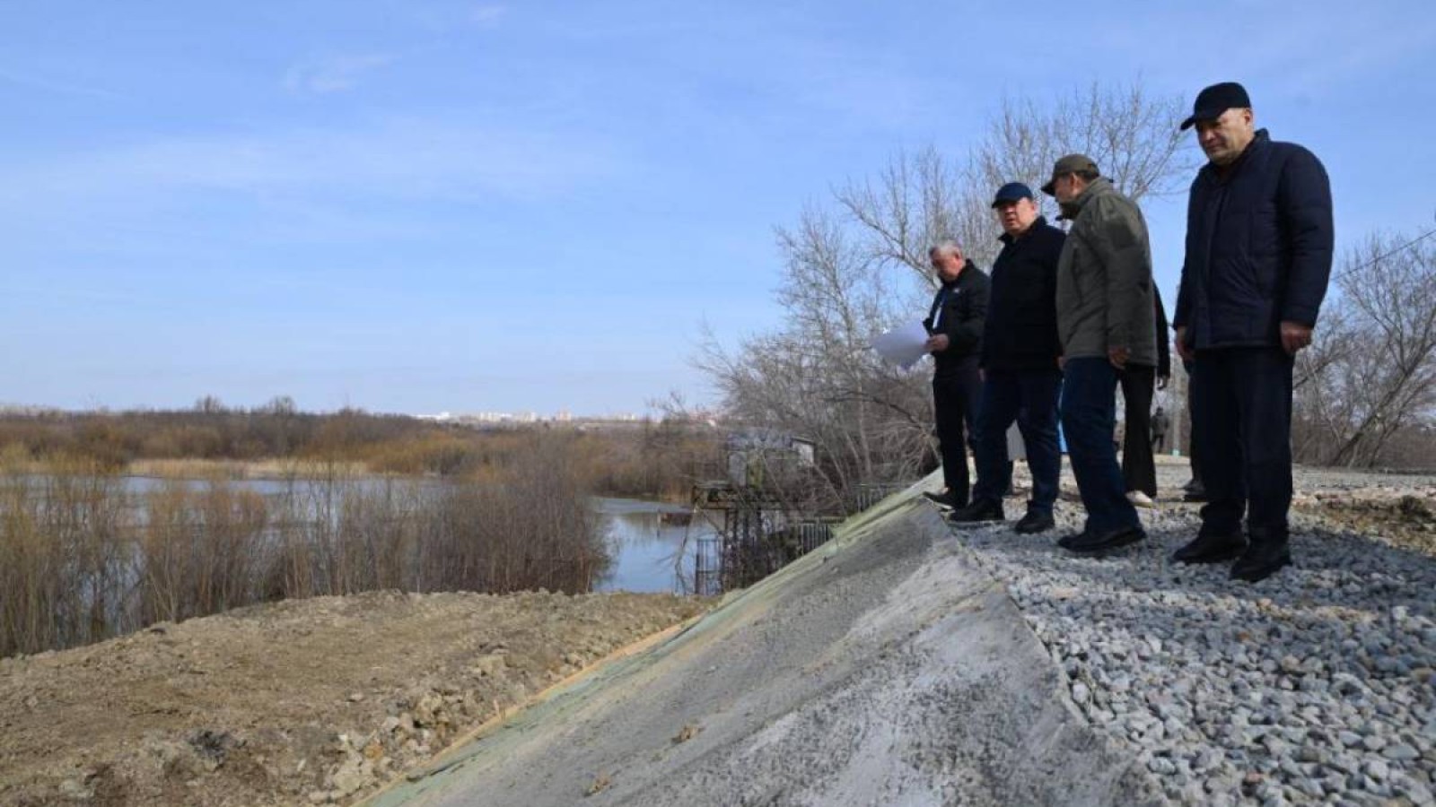 Вице-премьер Қанат Бозымбаев солтүстіктегі су тасқыны жағдайын тексерді.