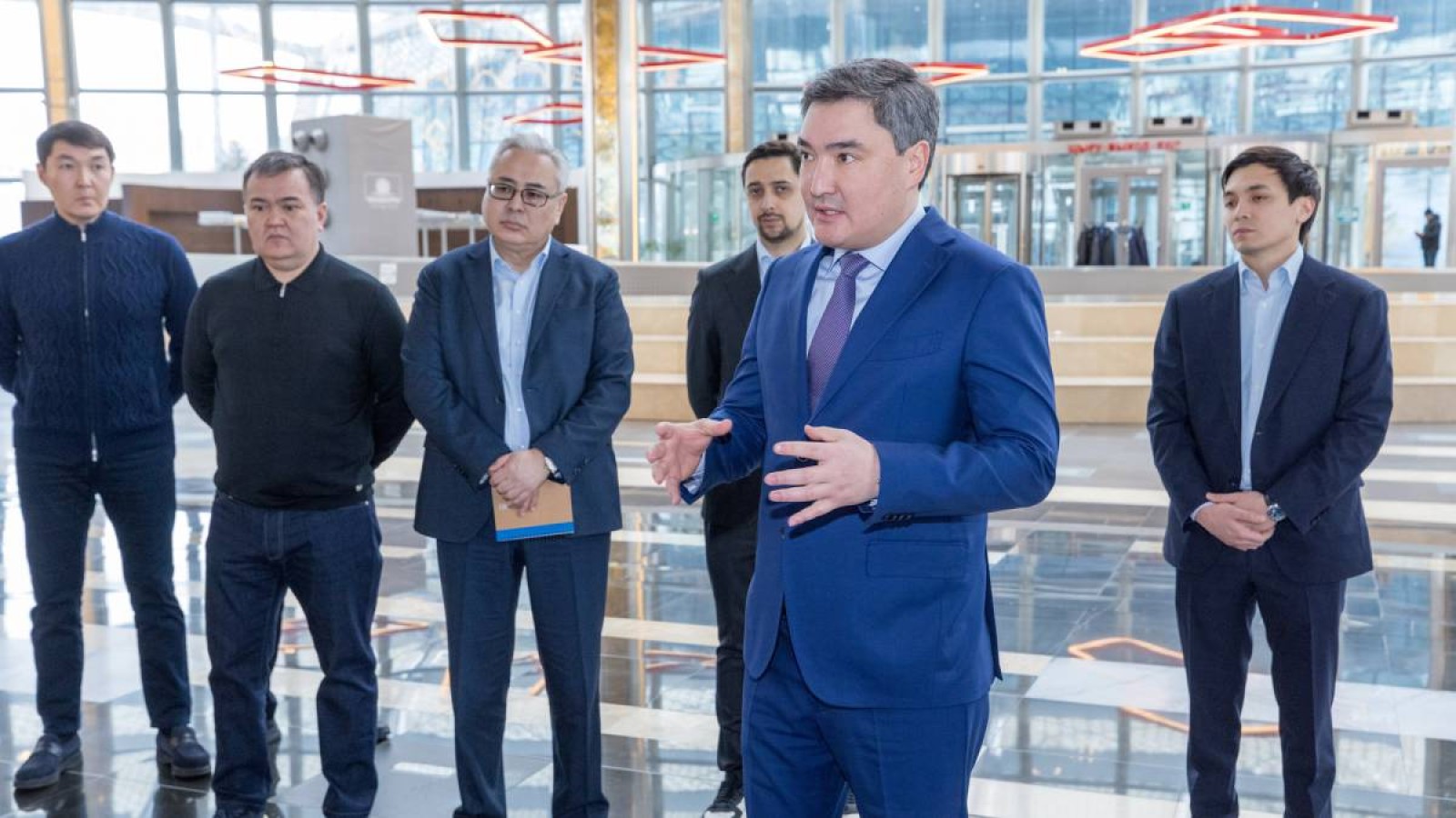 Үкіметте Мемлекет басшысының тапсырмаларын орындау бойынша қажетті барлық шара қабылданады.