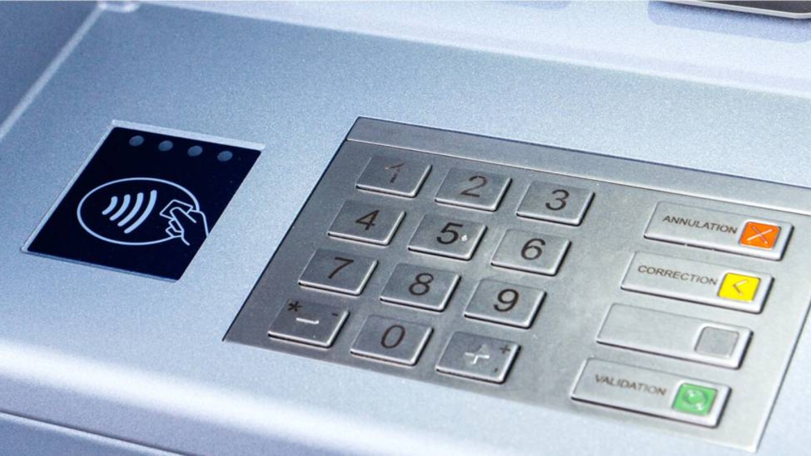 Нұр-Сұлтанда бұрынғы банк қызметкері 4 миллион теңгеге жуық ақшаны қолды қылды.