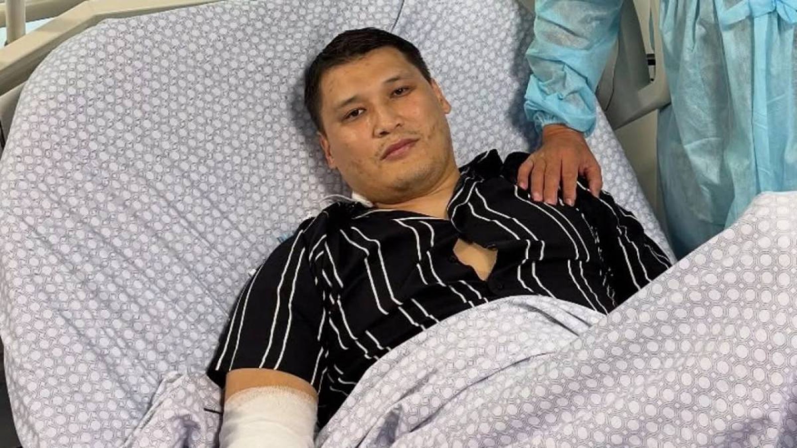 Руслан Берденовтің ауруханадан түсірілген фотосы пайда болды.