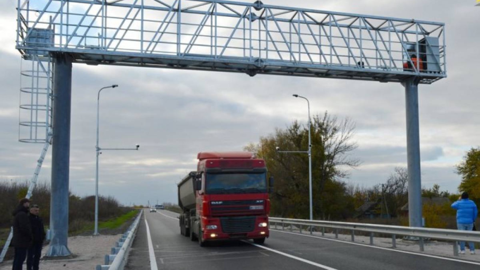 Астанада 280 жүк көлігінің жүргізушісі салмақ нормасын бұзған.