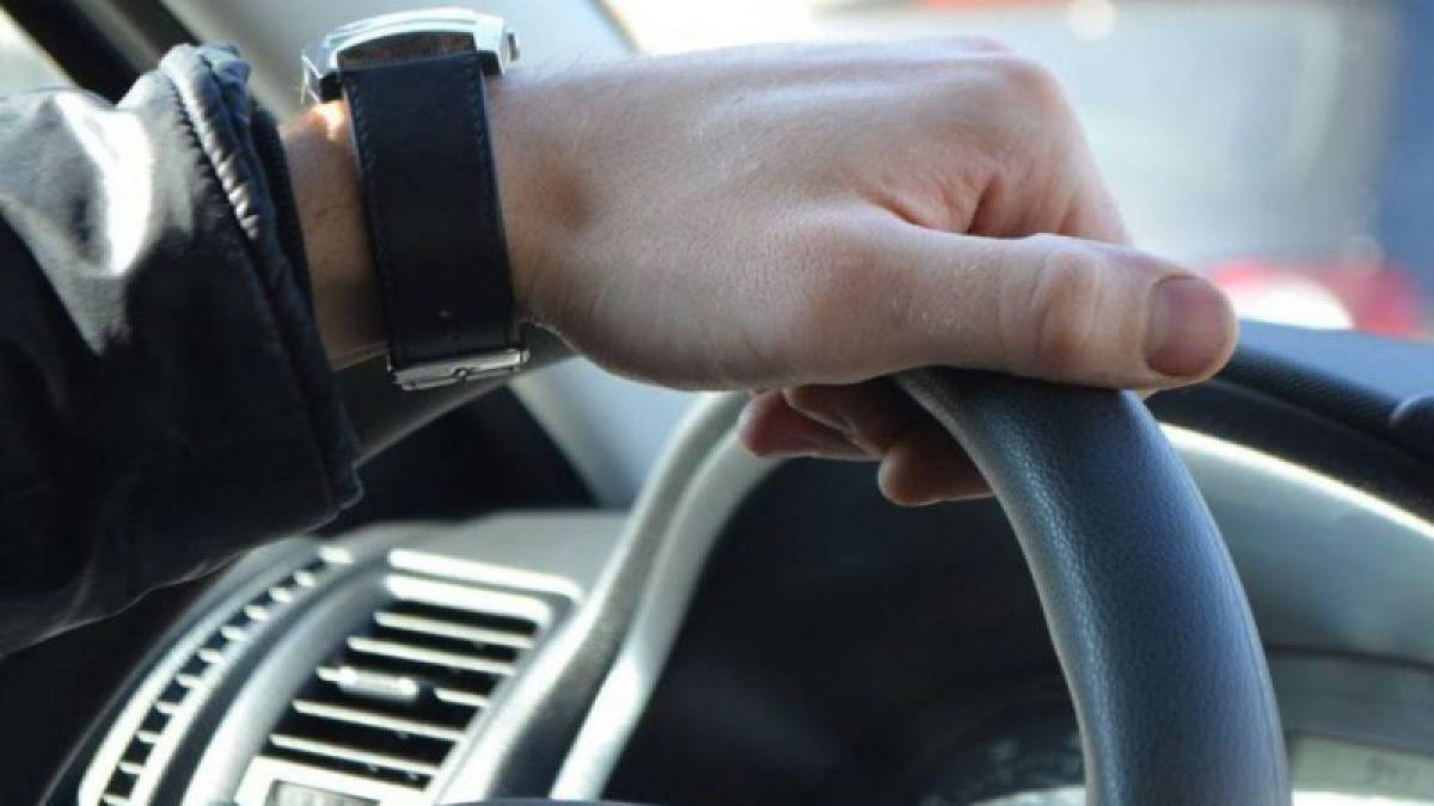 Семейде автобус жүргізушісі есірткі қабылдаған.