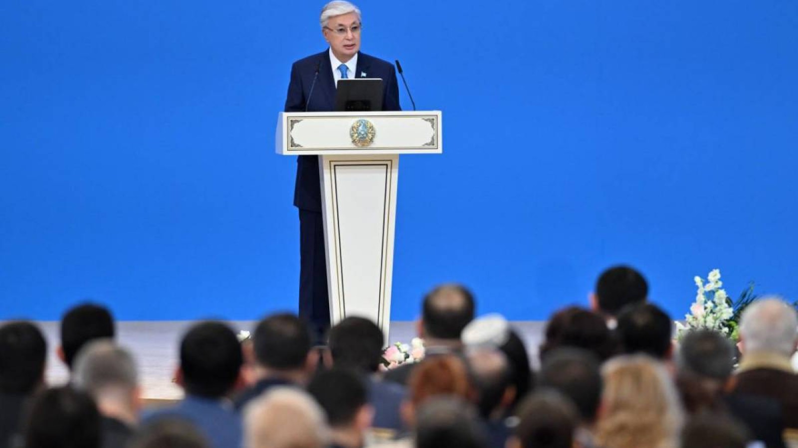 Астанада тілге қатысты дау тұтанды: сатушы Тоқаевтың сөзін бұрмалап, балаға сес көрсеткен….