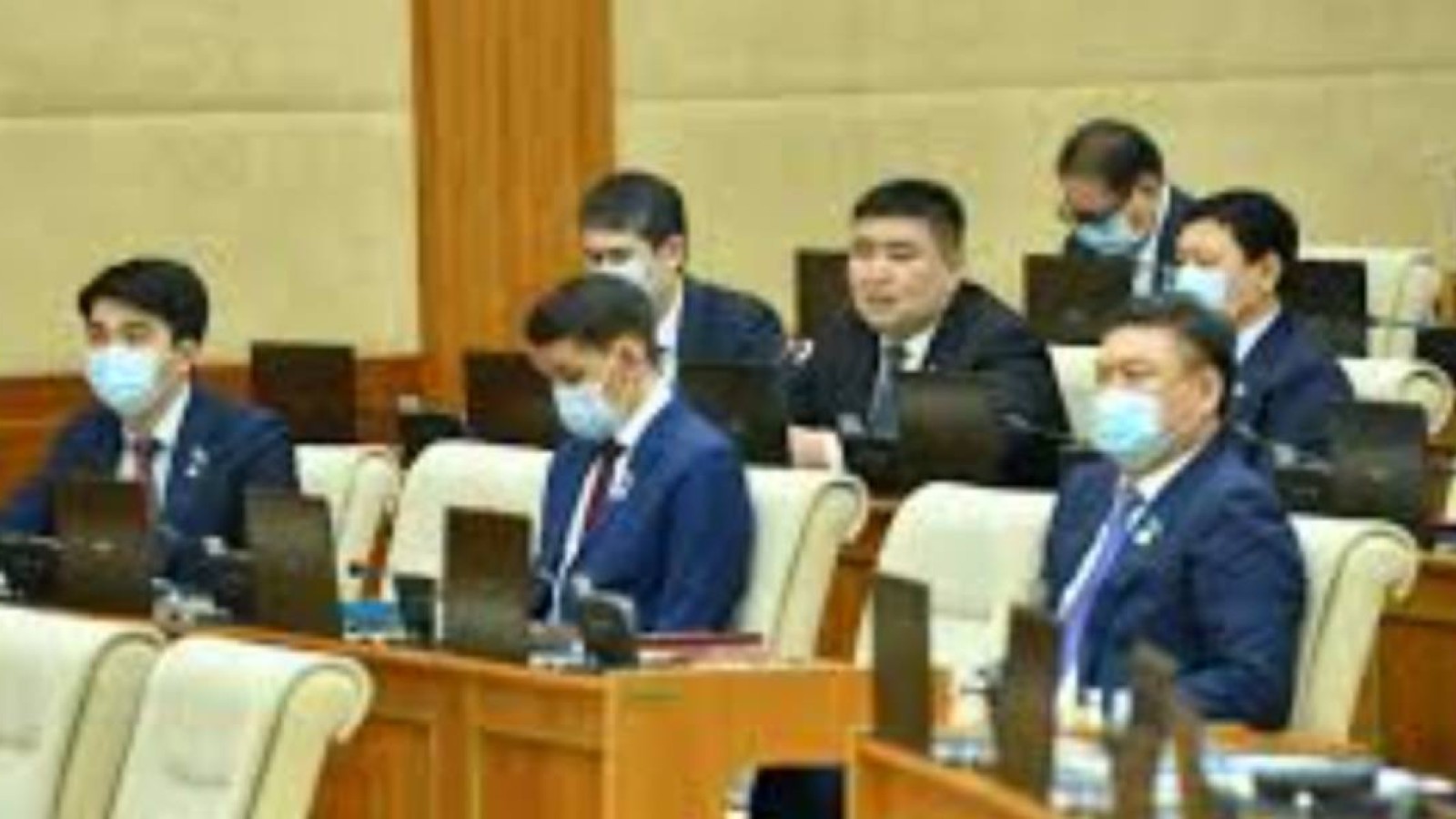 Депутаттар күзге дейін демалысқа шықты.