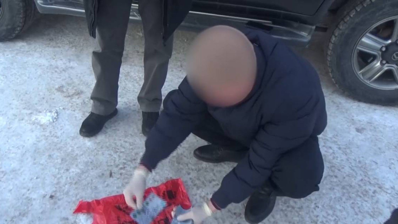 Департамент басшысы 1 млн теңге көлемінде пара алды деген күдікке ілінді.