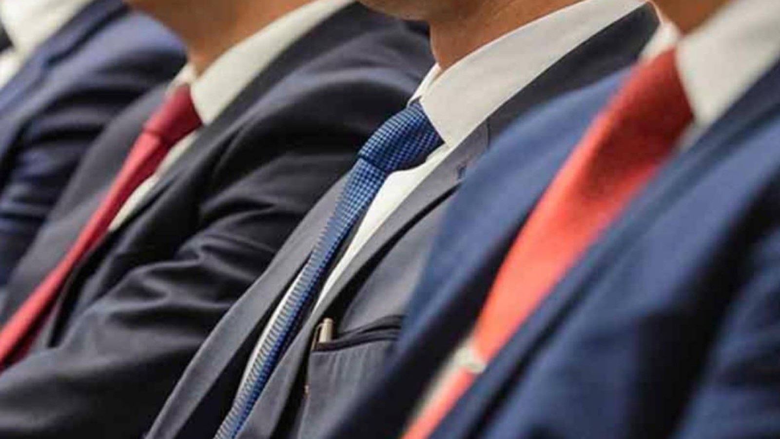 Мемлекеттік қызметкерлерге қазақ тілін білу міндеттеледі.