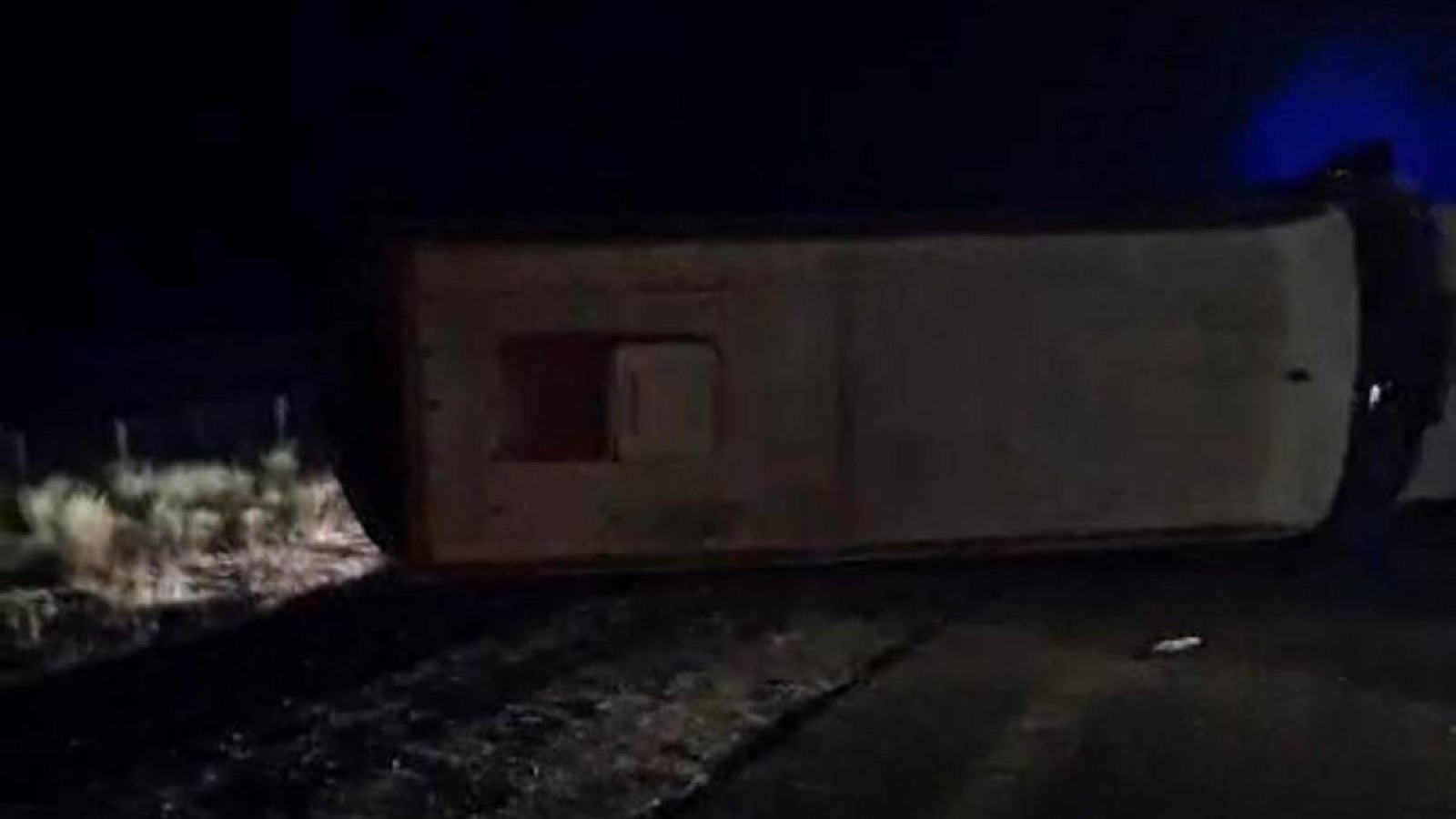 Ақмола облысында балалар футбол командасы мінген автобус аударылып, жаттықтырушы қаза тапты.