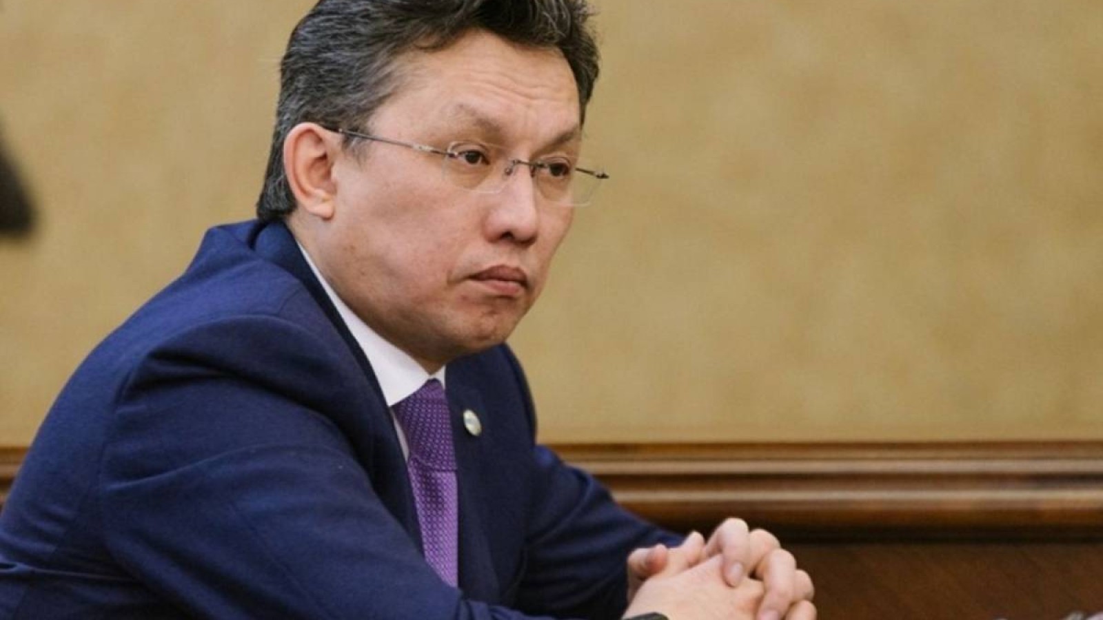 Халық шарықтап кеткен азық-түлік бағасына Бақыт Сұлтановты кіналады.