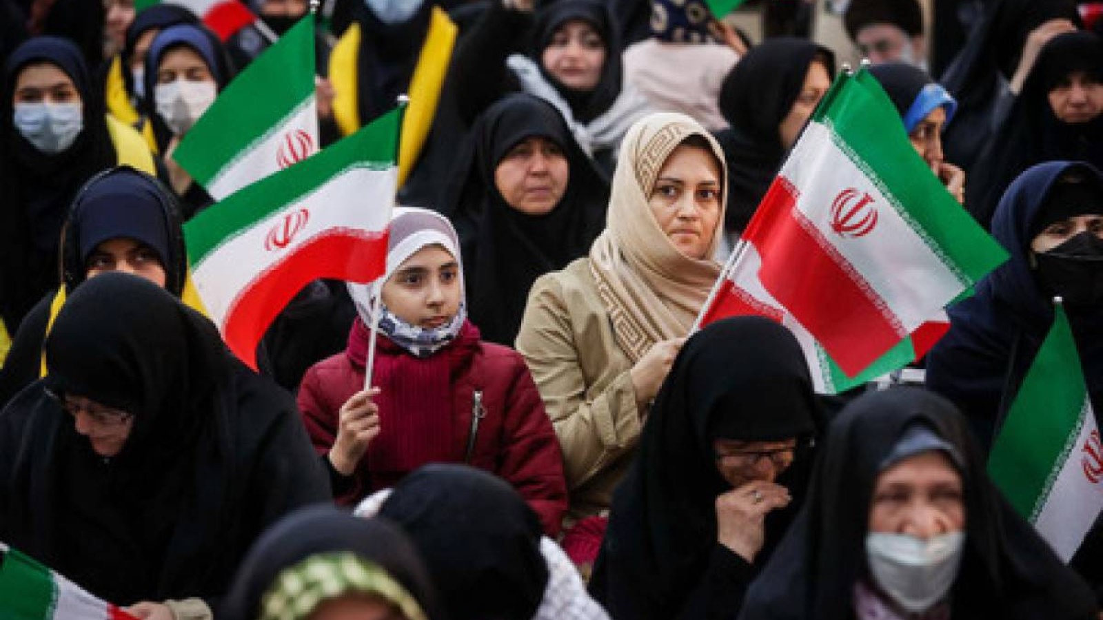 Иранда ер адамдардың алдында өнер көрсеткен әйел әнші қамауға алынды.