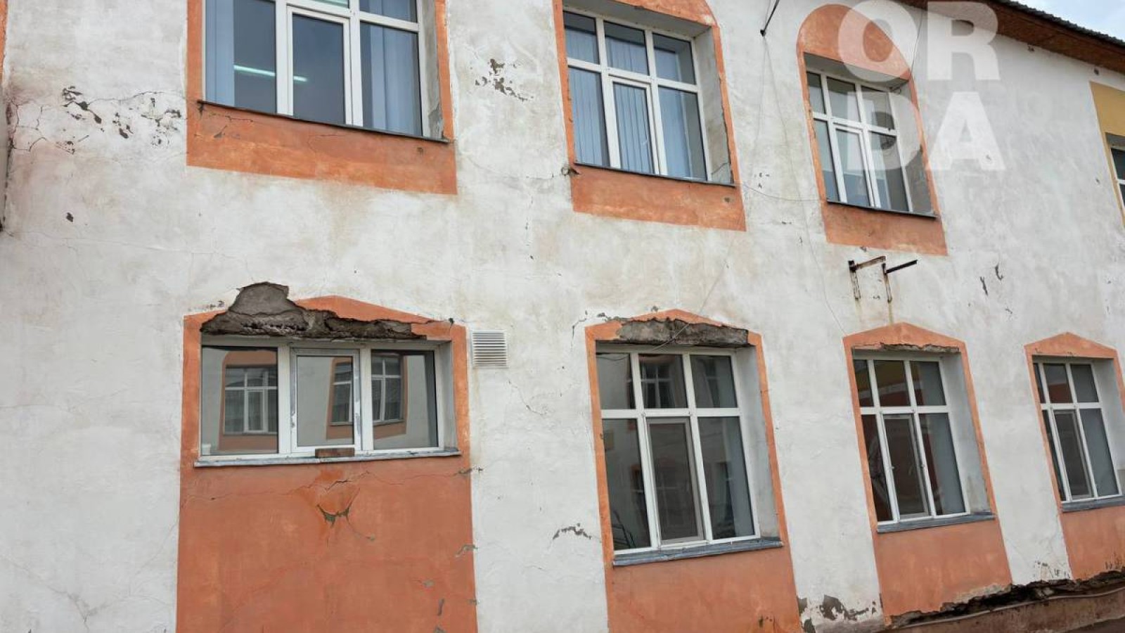 Меркеде жер сілкінісінен кейін балабақша жабылды.