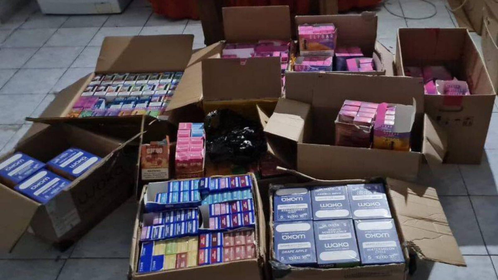 Электронды темекіні елге әкелген шетел азаматы бас бостандығынан айырылды.