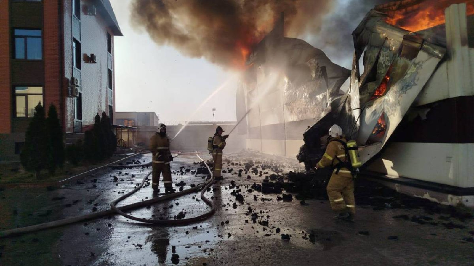 Алматы облысындағы өнеркәсіптік аймақта өрт шықты.