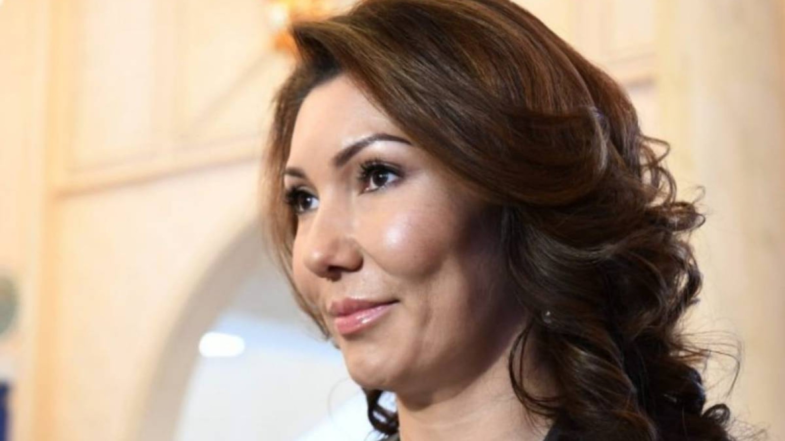 Назарбаевтың кіші қызы өзінен миллиондап қарыз сұрайтындарға ақша таратпайтынын айтты.