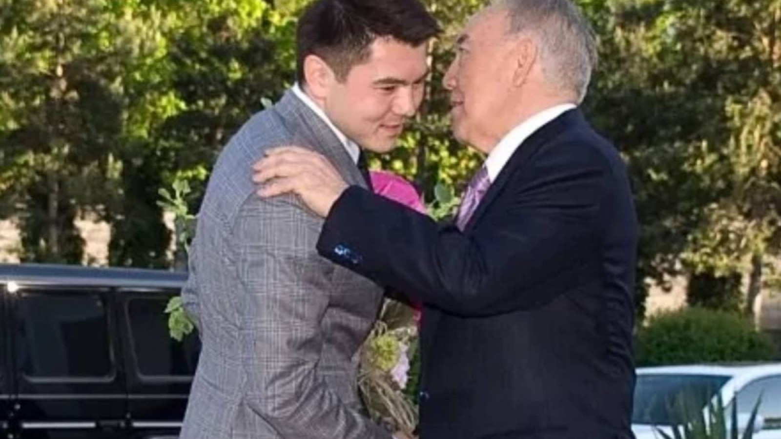 «ӨЗІМНЕН АУМАЙТЫН»: НАЗАРБАЕВ АЙСҰЛТАННЫҢ ӨЛІМІНЕ ПІКІР БІЛДІРДІ.