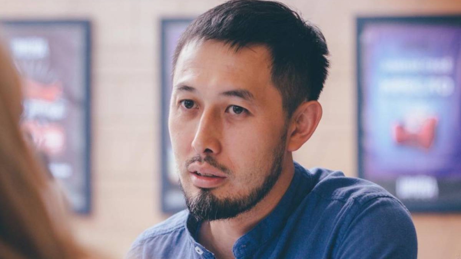 Митингіге шыққысы келетін белсенді полицияға барып, өзін тұтқындауды сұрады.