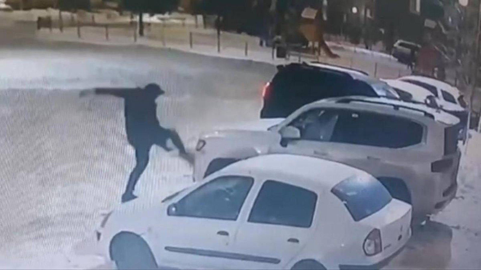 Астанада айналма дөңгелегінде вандалдардың суреті көрсетіледі.