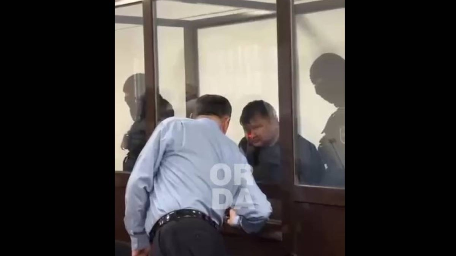 Педофилия үшін айыпталған AMANAT партиясының экс-мүшесі өмір бойына сотталды.