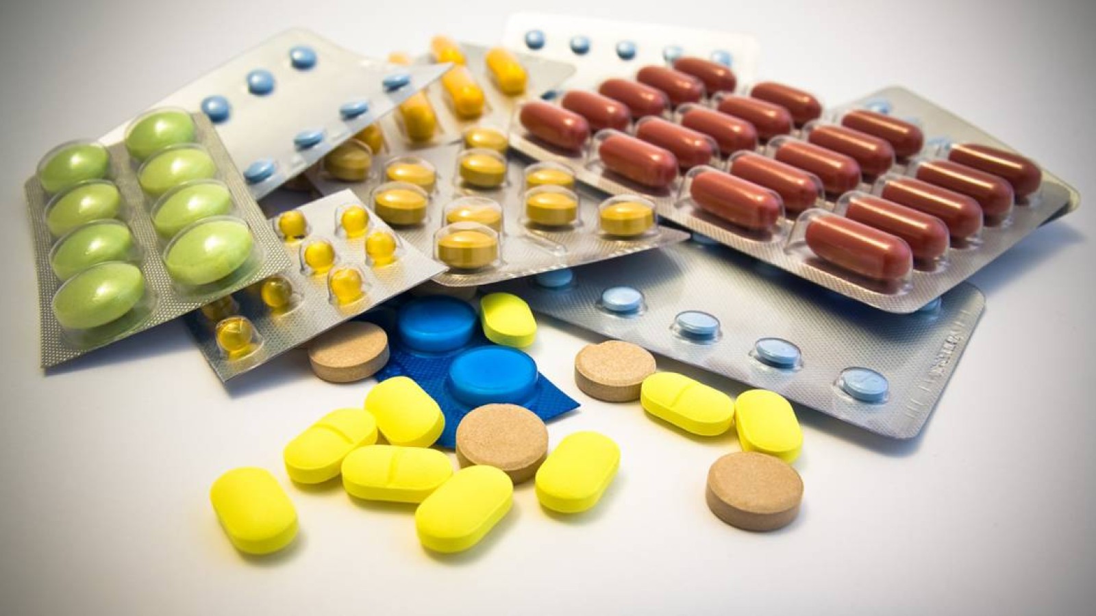 Абай облысында тегін дәрі-дәрмекті науқастар сатып алып отырған.