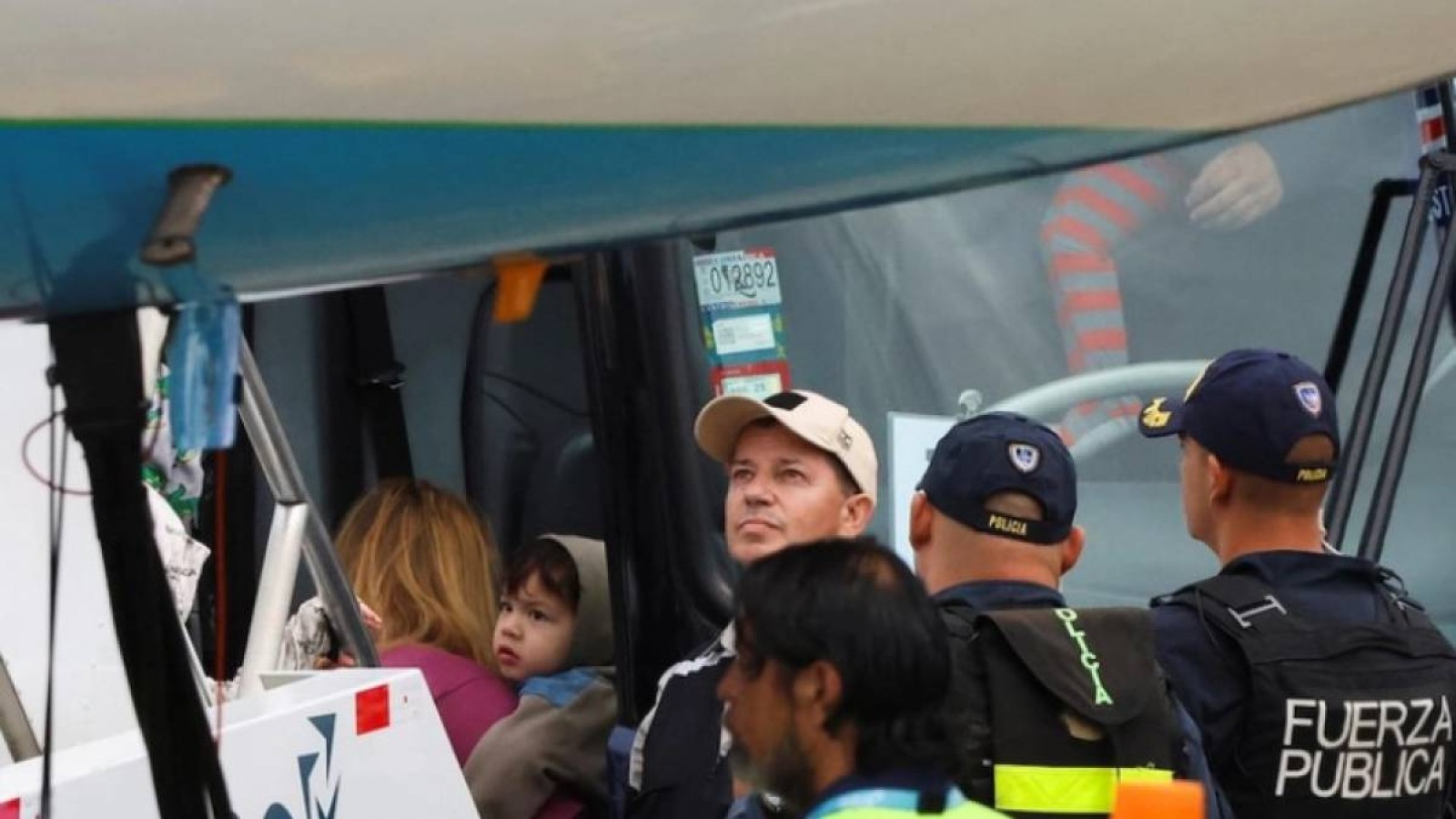 Коста-Рика АҚШ-тан келген алғашқы мигранттар тобын қабылдады: олардың арасында Қазақстан азаматтары бар.