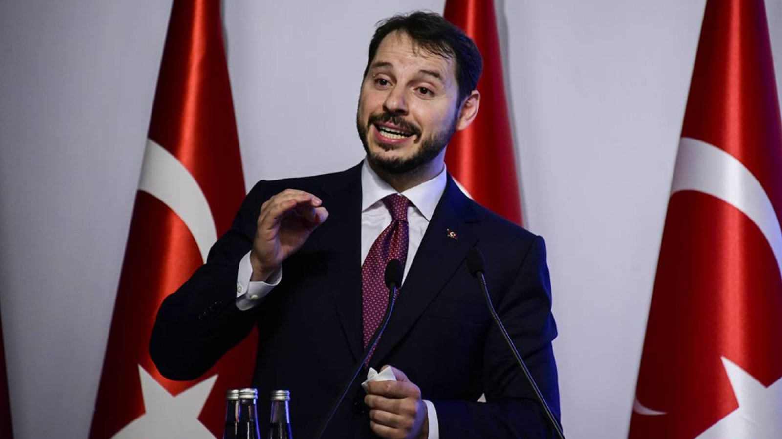 Ердоған ел экономикасын құлдыратқан күйеу баласын қызметтен босатты.