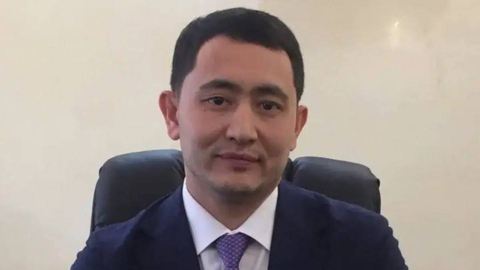 Іздеуде жүрген Ақтау әкімінің экс-орынбасары Өзбекстанда ұсталды.
