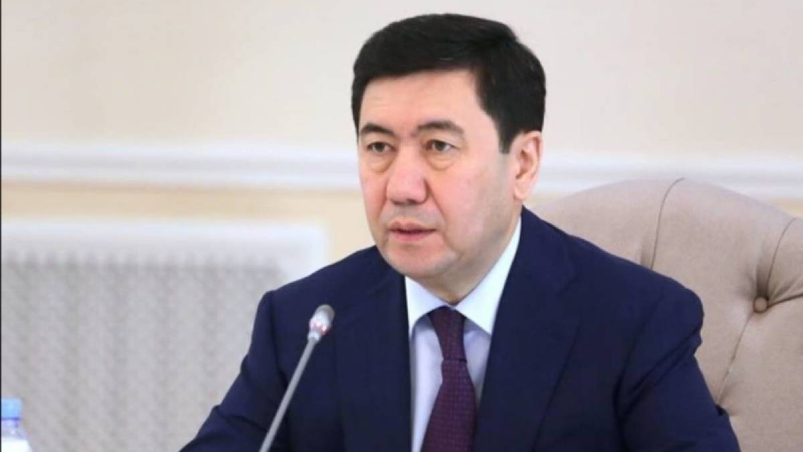 Қошанов: Әр депутат баласының қайда оқитынын өзі айтуы керек.