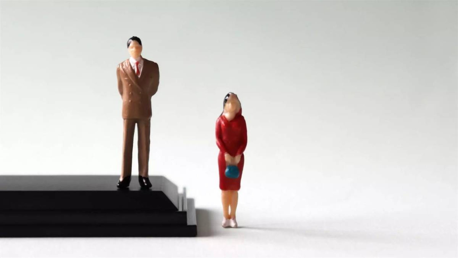 Әйелдерді кемсітуге жол берілмейді.