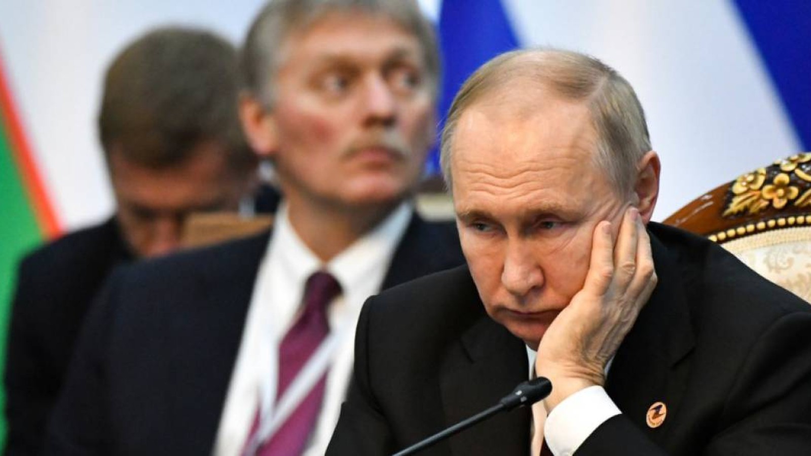 Путин Ресейді құртып жатыр – Трамп.