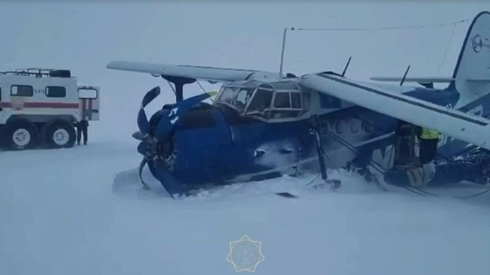 Санитарлық авиация ұшағы боран салдарынан апаттық жағдайда қонды.