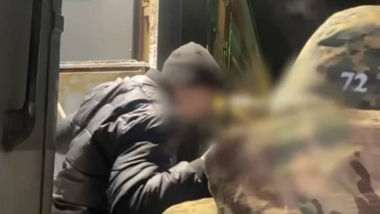 Қарақшылық шабуыл жасағаны үшін іздеуде жүрген ер адам Ресейден экстрадицияланды.